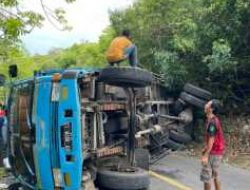 Di Duga Over Kapasitas, Truk Asal Selayar Terguling Di Tanjakan Lahongka Bira