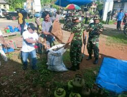 Personil Koramil 1411-06/Bontotiro Laksanakan Kerja Bakti Pembersihan Pasar Tradisional