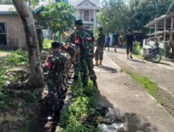 Menghindari Terjadinya Banjir, Anggota Koramil 1411-02/Tanete Kerja Bakti Bersihkan Saluran Air