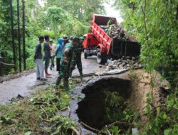 BENTUK KEPEDULIAN, DANDIM 1411/BULUKUMBA TERJUN LANGSUNG KUNJUNGI LOKASI TERDAMPAK BANJIR DAN TANAH LONGSOR